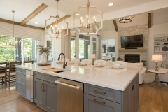 Cincincinnati Custom home kitchen and island