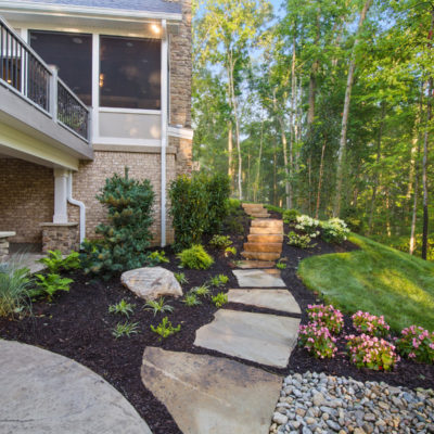 Cincinnati custom home landscaping