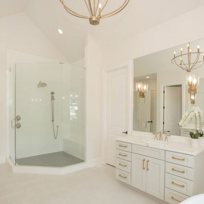 Woodford Custom Home Primary Bathroom