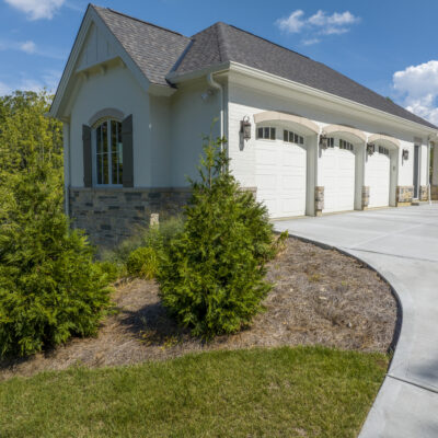 Mt Lookout Custom Home 3 Car Garage