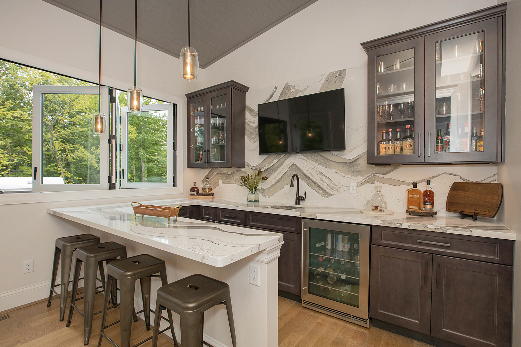 Homearama Cincinnati Wieland Builder First Floor Pub Bar