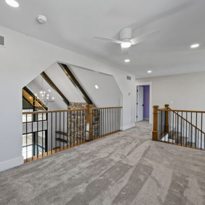 Second Floor Balcony Loft Overlooking Great Room