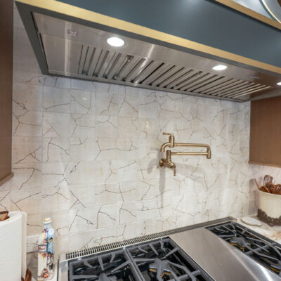 Pot filler with backsplash in kitchen